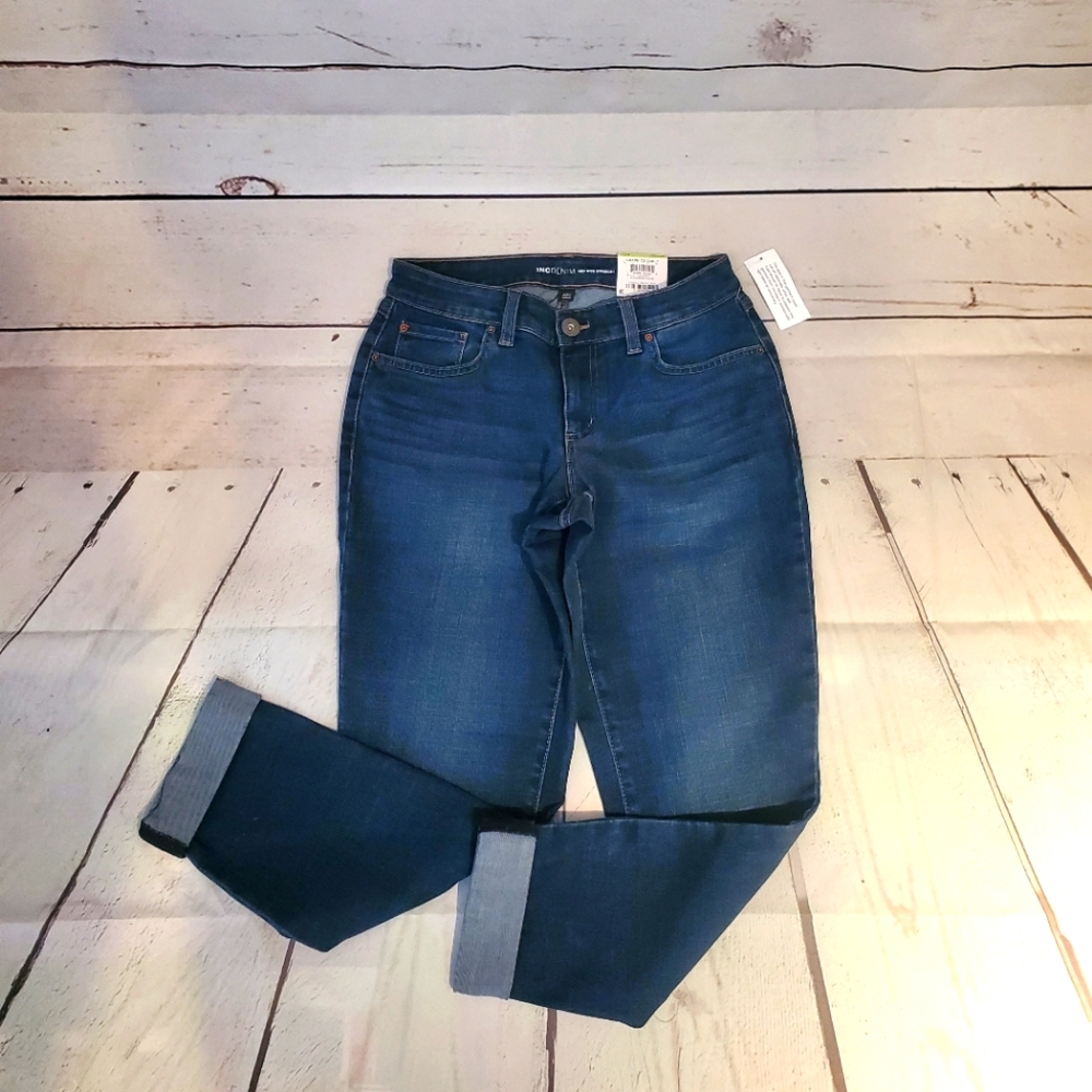 Curvy-Fit Mid Rise Boyfriend Jeans